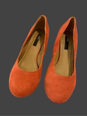 BDG Orange Suede Round-Toe Low Heel Pumps Size 6